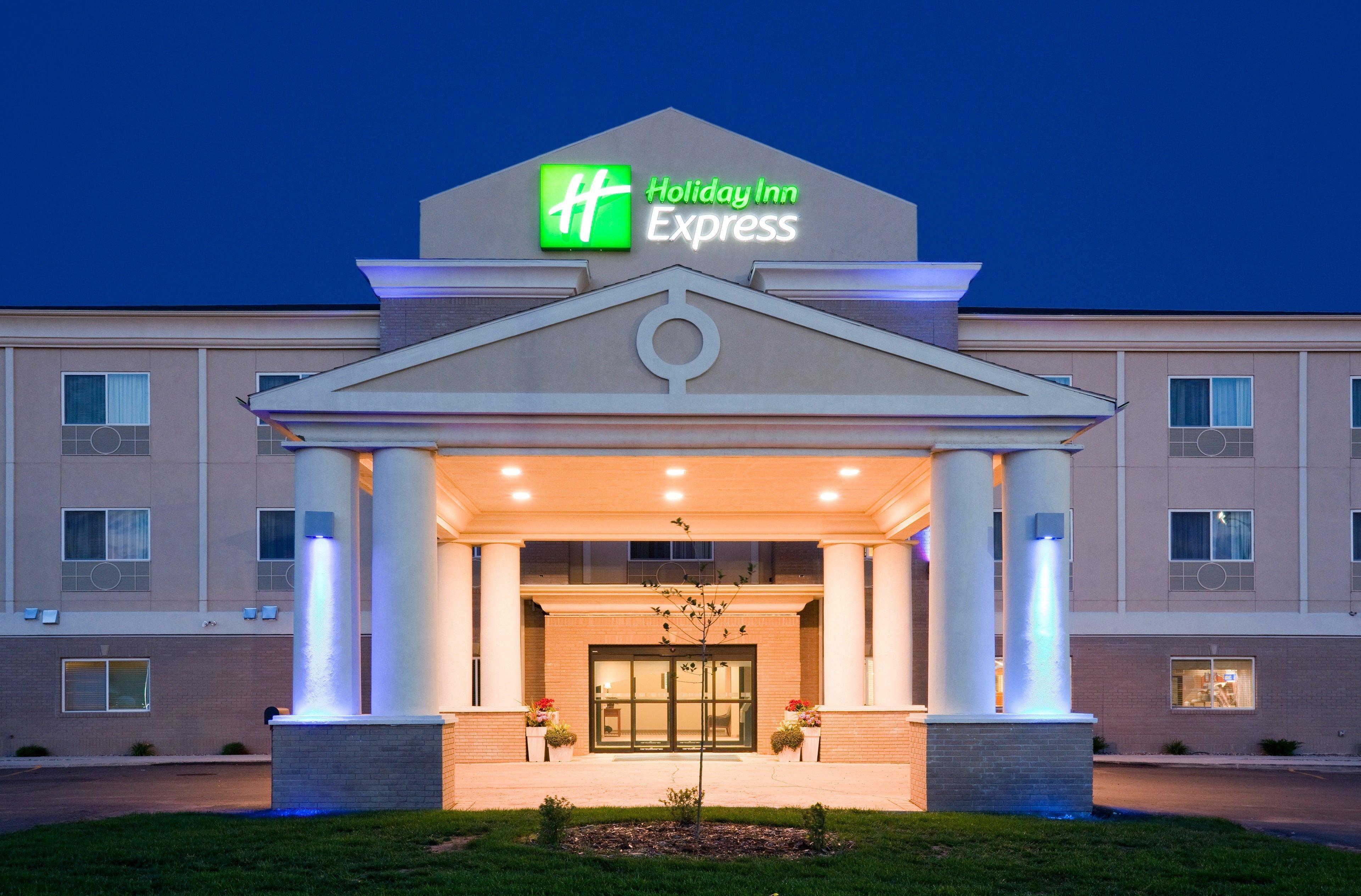 Holiday Inn Express Devils Lake By Ihg Exterior photo