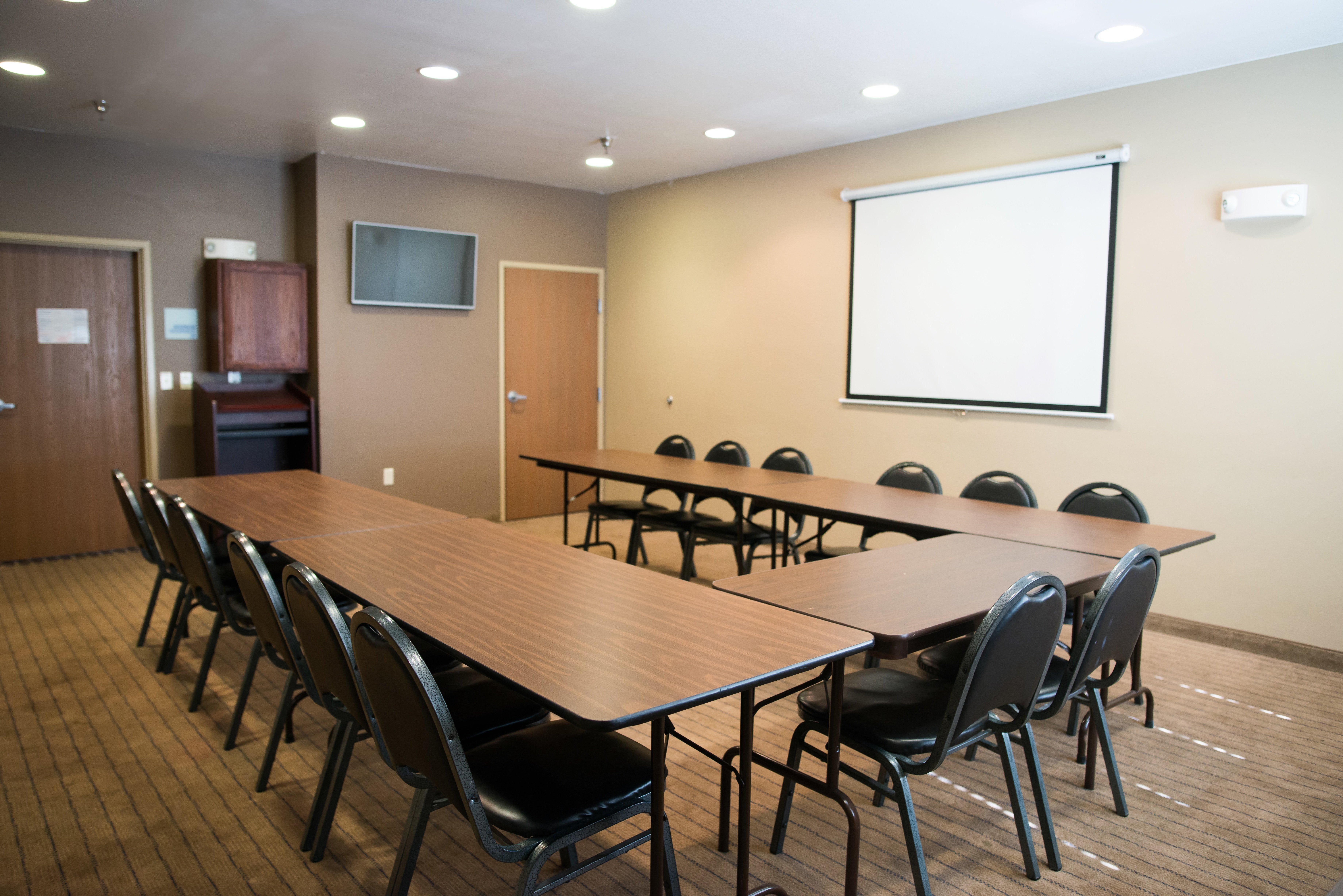 Holiday Inn Express Devils Lake By Ihg Exterior photo