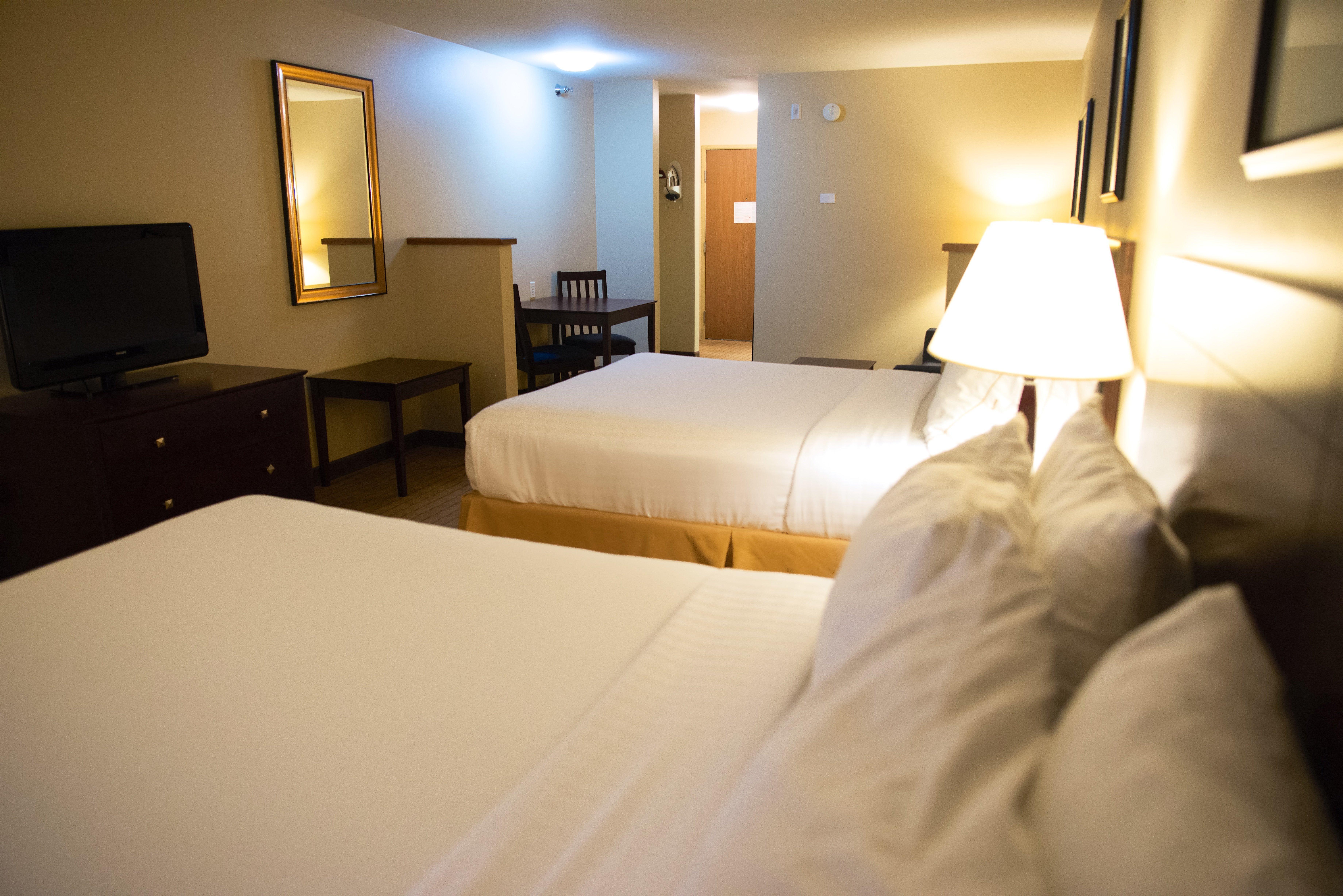 Holiday Inn Express Devils Lake By Ihg Exterior photo