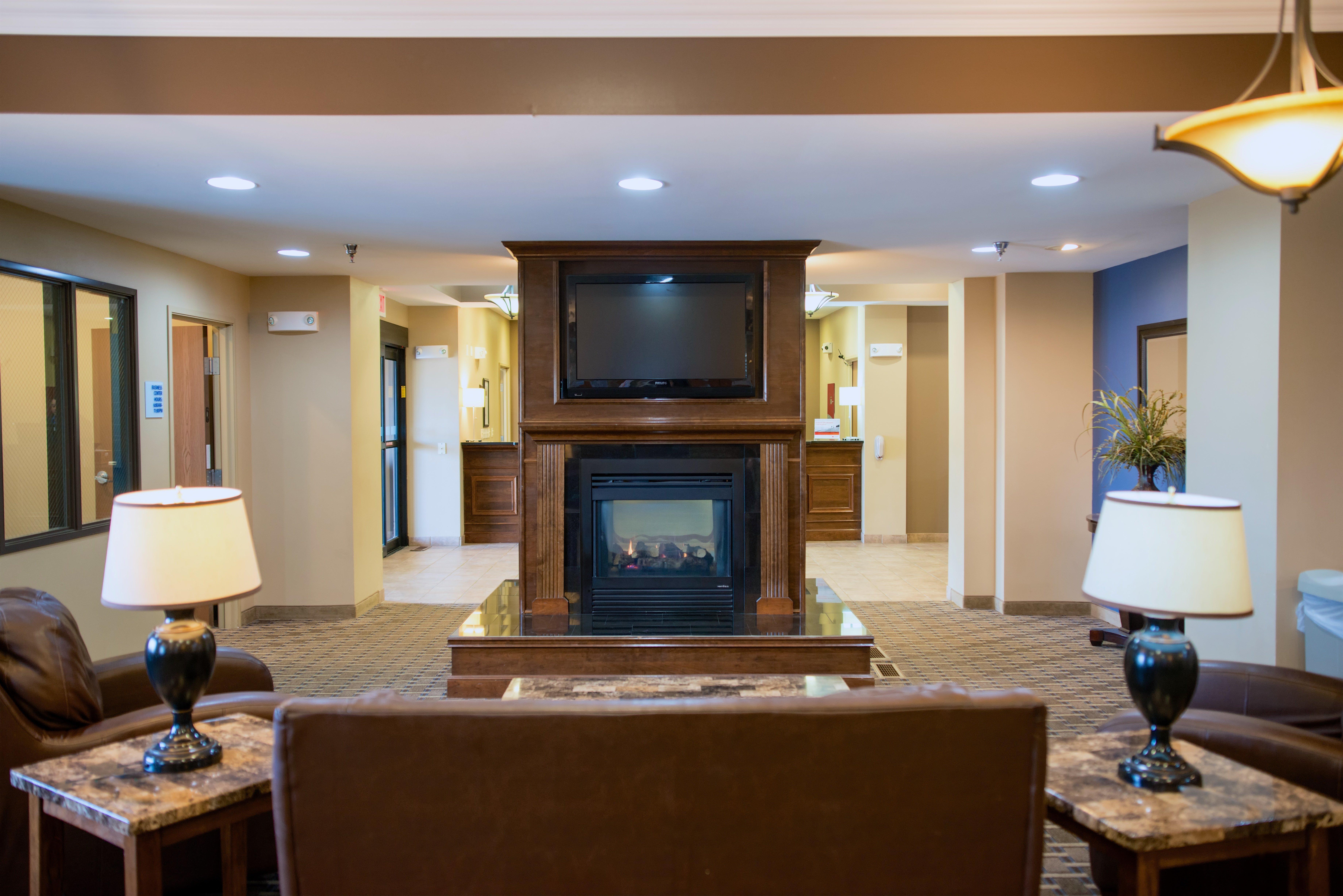 Holiday Inn Express Devils Lake By Ihg Exterior photo