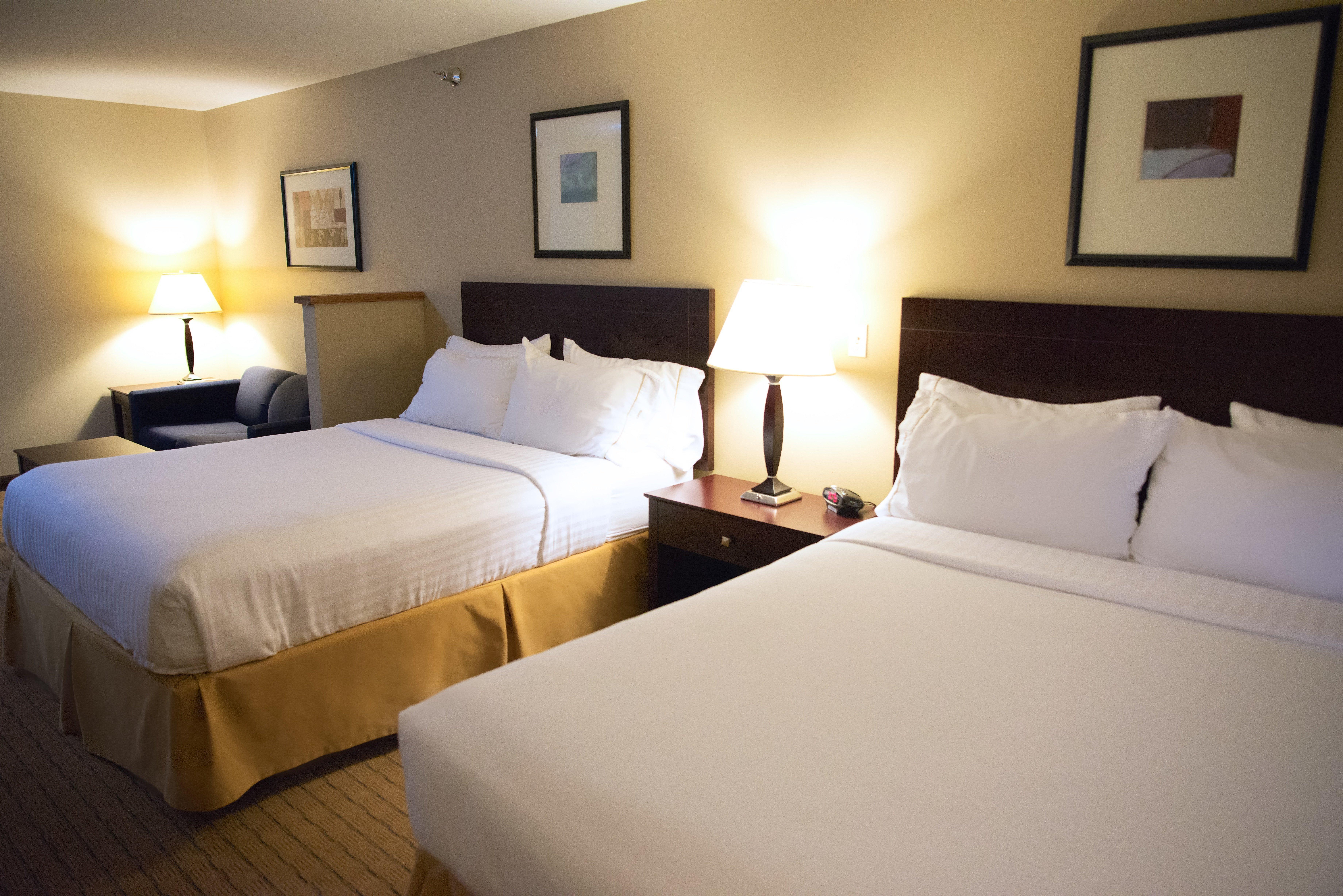 Holiday Inn Express Devils Lake By Ihg Exterior photo