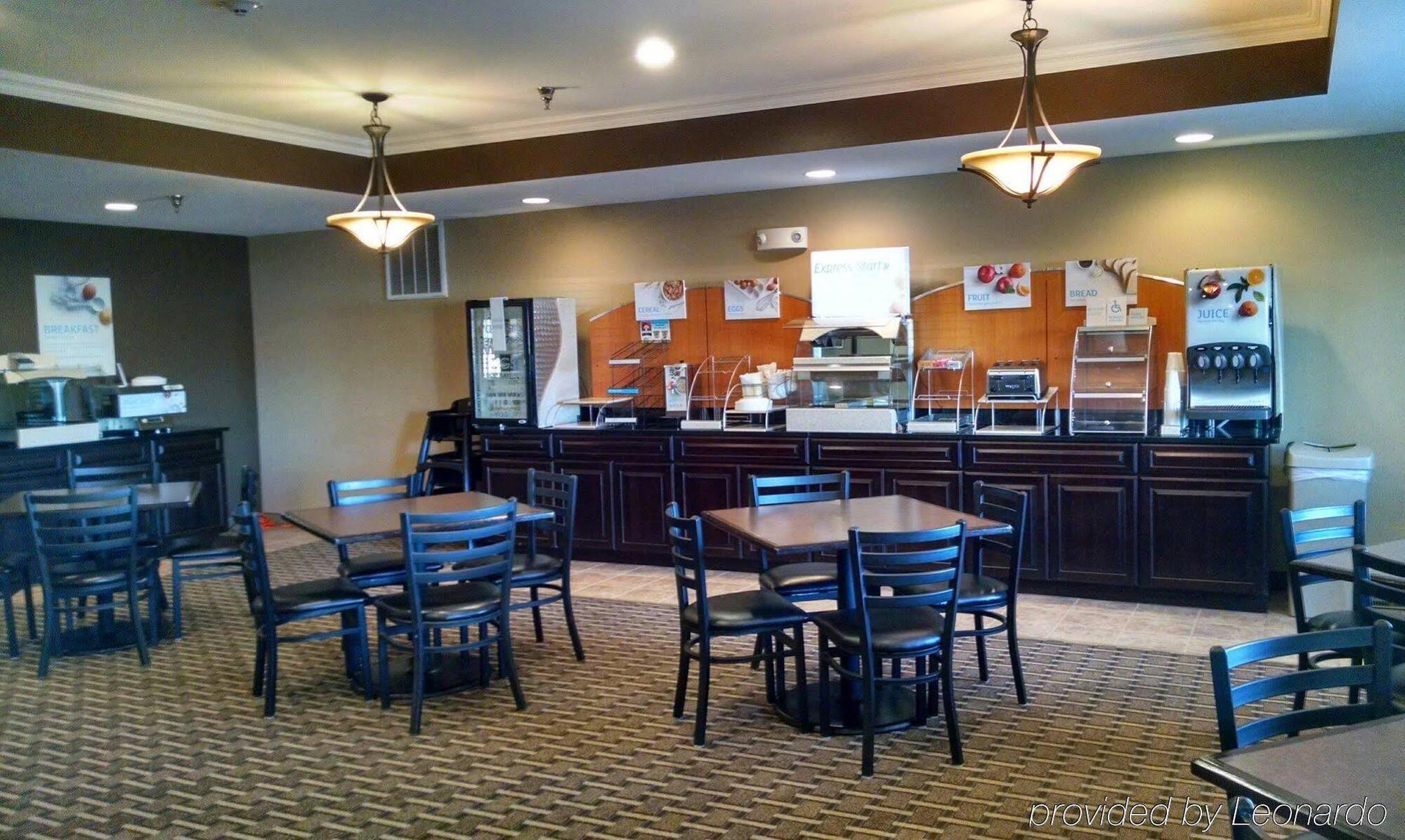 Holiday Inn Express Devils Lake By Ihg Exterior photo